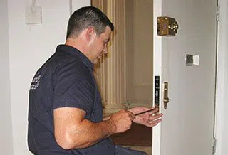 Safe Key Locksmith Service West Haven, CT 203-433-3282 - locksmith-6